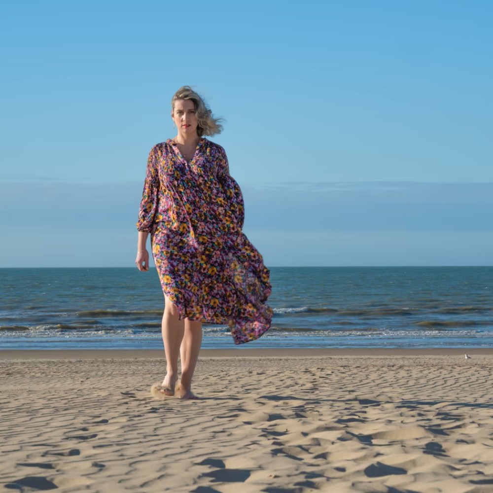 MUSIC VIDEO - LÉGÈRE