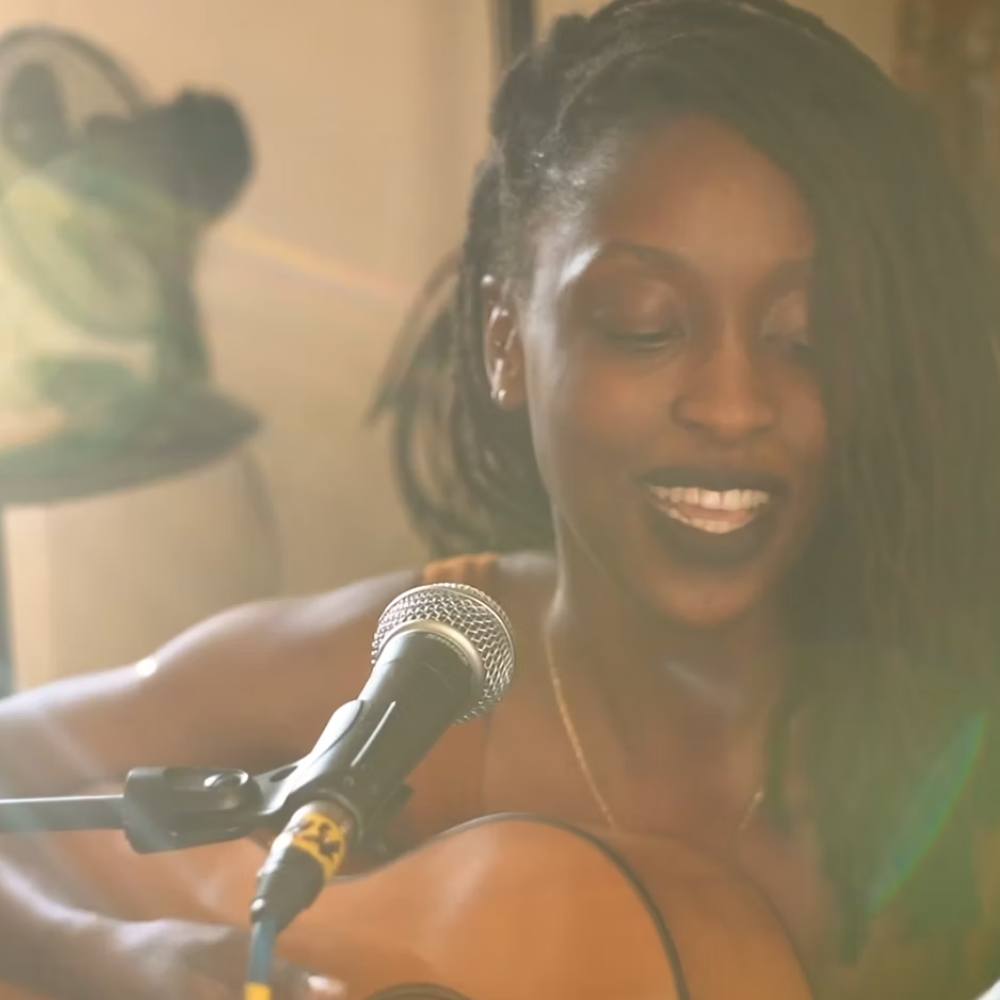 TV PORTRAIT – NA BAKA (SINGER)